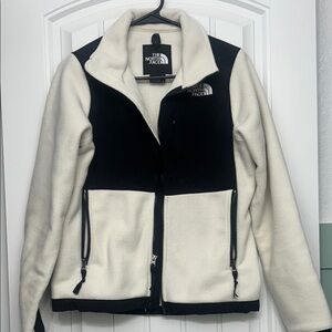 The North Face Women's Black and Cream Ski Jacket
